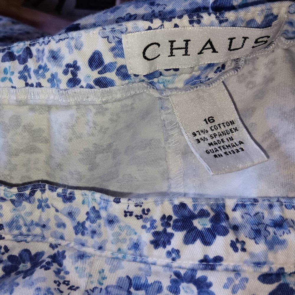 Chaus Crop Pants Side Zip Blue and White Floral Size 16 - Picture 2 of 10